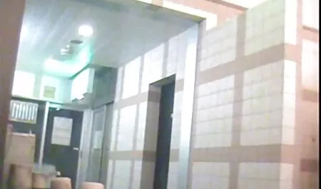 Млечен сеск клипове разсадник Чехия. Анален creampied след групповуха !!