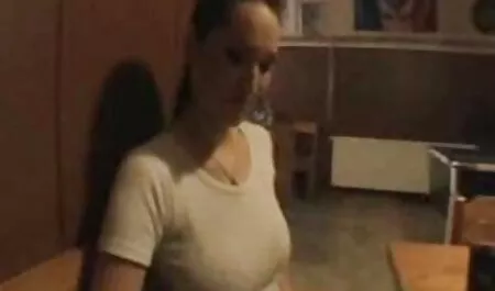 Секс кукла Би на ново парти. porno bg audio