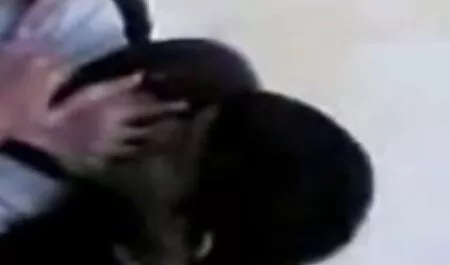 Teen virgin отваря вратата filmi za porno зад него.