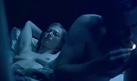 Кучешки стил дяволите за възбуден японски човек. lezbiiki porno
