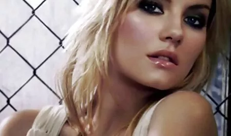 Наоми Уудс porno klipove bezplatno Хю Литъл