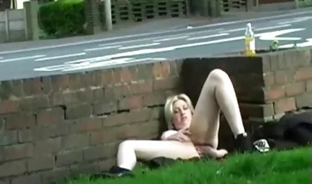 В претъпкан porno gleday влак.